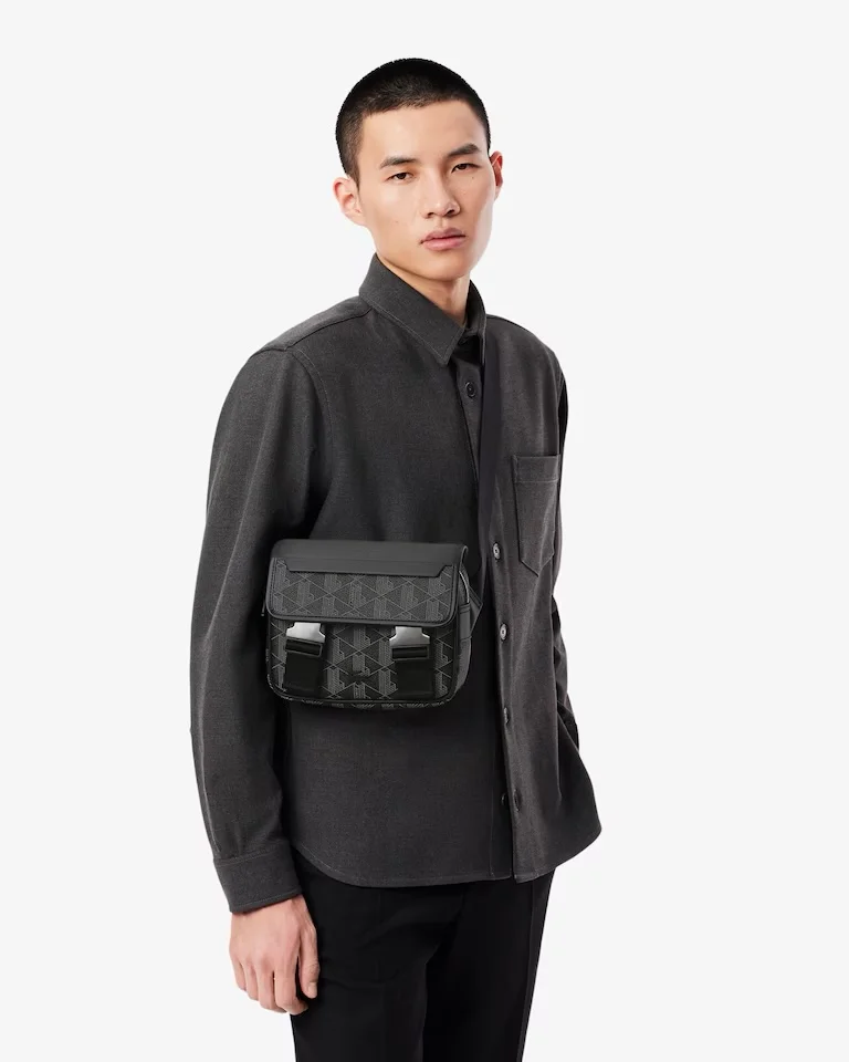 LACOSTE Borsa a tracolla con patta e clip The Blend
REF. NH3787LX