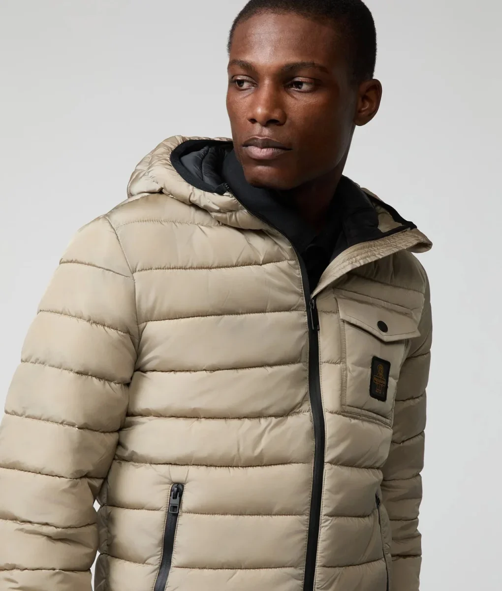 REFRIGIWEAR JOSH JACKET
Piumino invernale da Uomo. Un must-have per affrontare al meglio la stagione fredda. 100% nylon dal look iridescente. Imbottitura termica 100% animal-free che rende il capo caldo e piacevole da indossare. - immagine 5