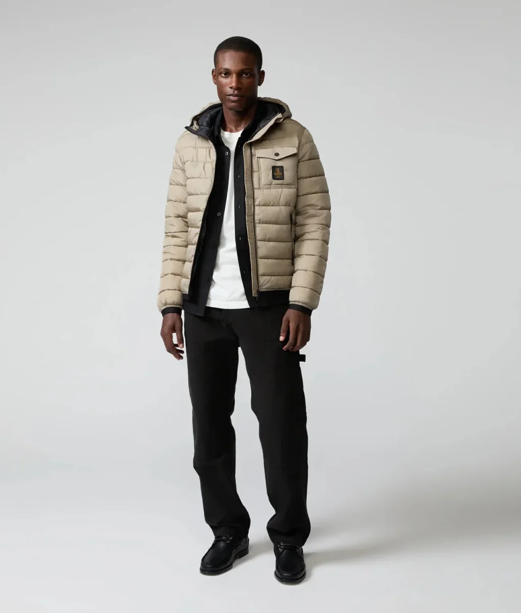 REFRIGIWEAR JOSH JACKET
Piumino invernale da Uomo. Un must-have per affrontare al meglio la stagione fredda. 100% nylon dal look iridescente. Imbottitura termica 100% animal-free che rende il capo caldo e piacevole da indossare. - immagine 4